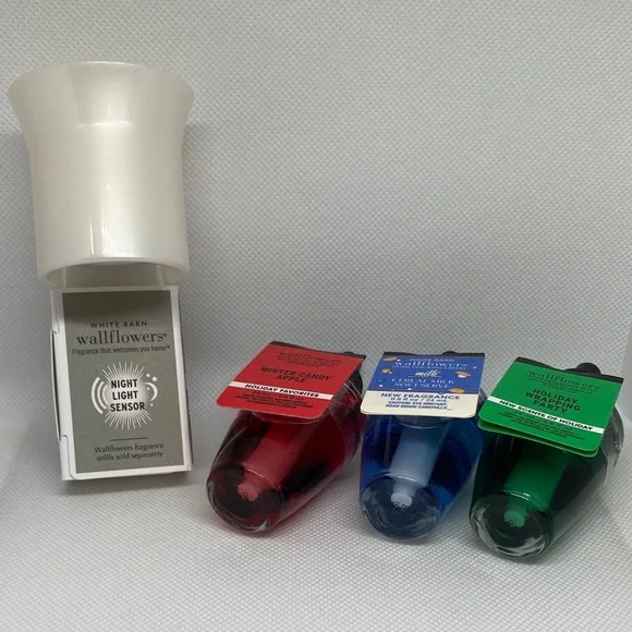 Wallflowers Night Light Sensor w/3 Fragrance Refills (NWT!) - Picture 1 of 4